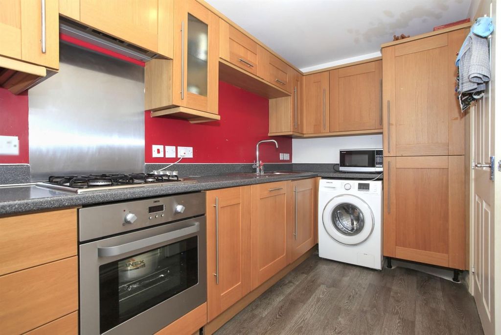 Property photo 3 of 7 Front