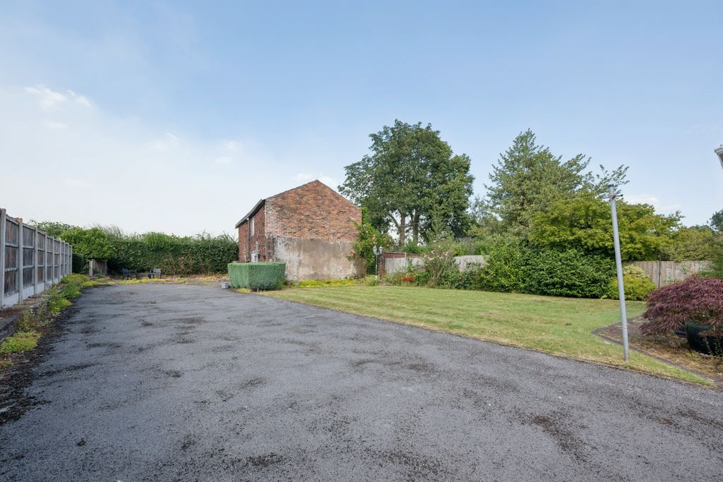 Property photo 3 of 28 5323823