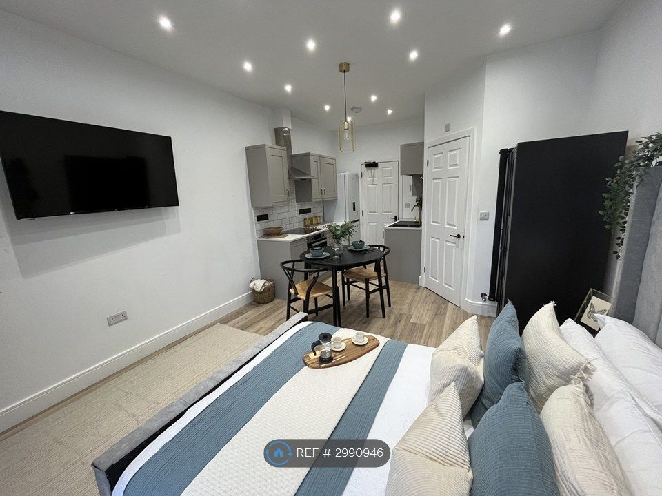 Property photo 2 of 7 Studio 3