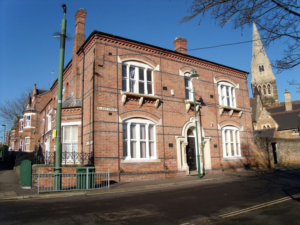 Property photo 2 of 24