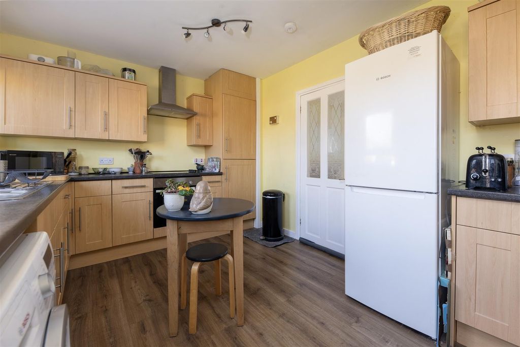 Property photo 3 of 19 Kitchen 2.Jpg