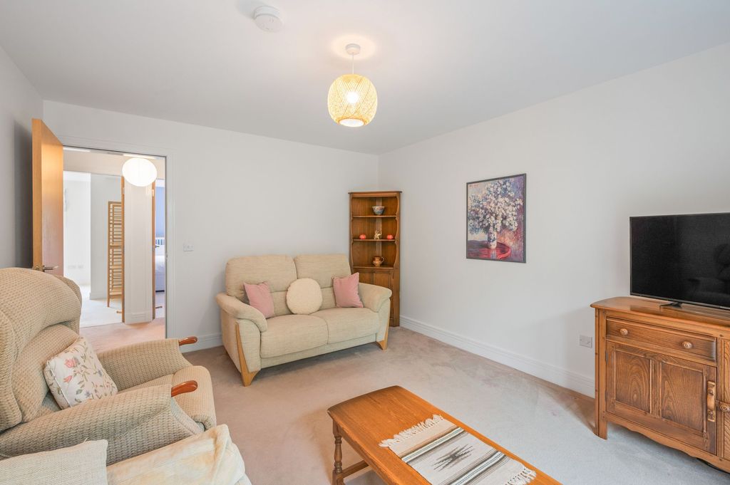 Property photo 3 of 21