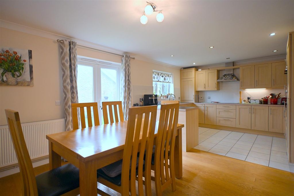 Property photo 2 of 20 Kitchen/Dining Room