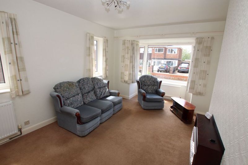 Property photo 3 of 11 Lounge Photo 2