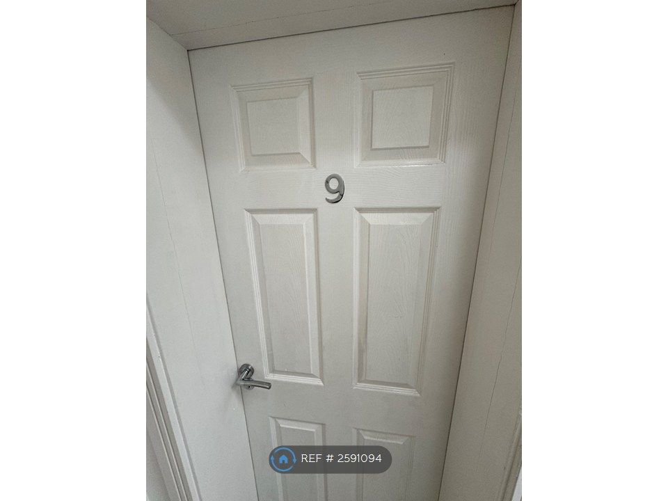 Property photo 2 of 35