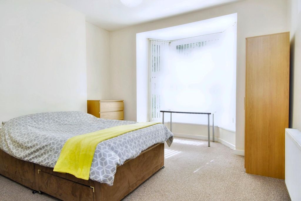 Property photo 2 of 4 7Seatonavef1001.Jpeg