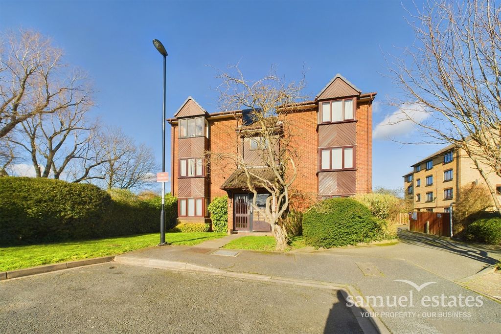 Property photo 1 of 14 External
