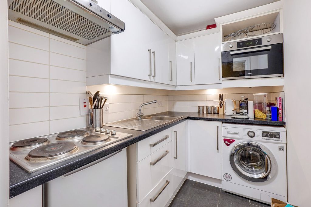 Property photo 2 of 6 Photo 6