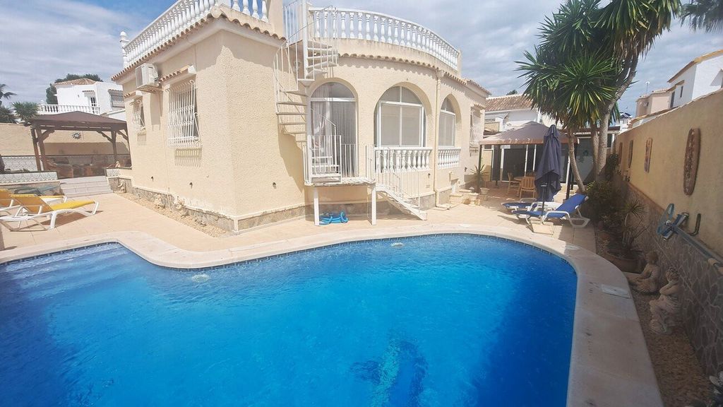Property photo 1 of 39