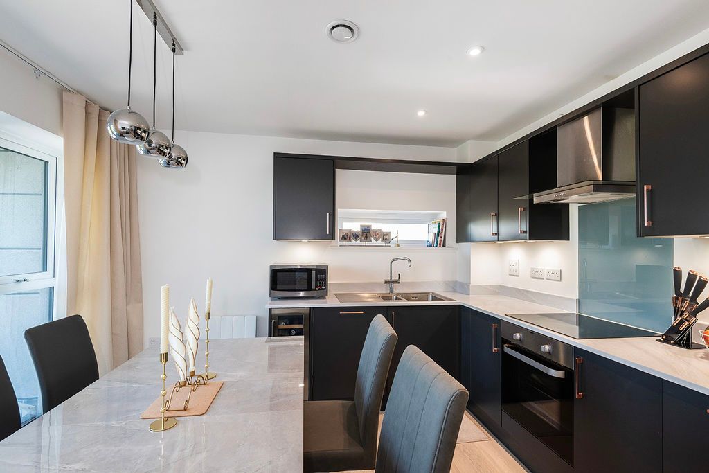 Property photo 2 of 10 Kitchen-Dining