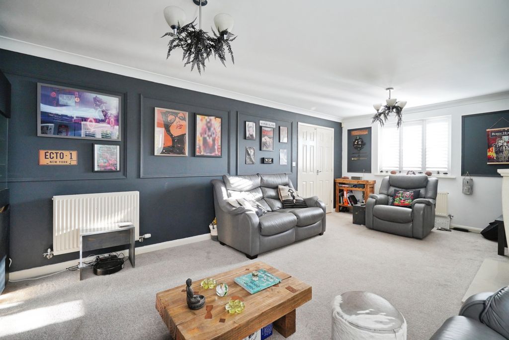 Property photo 3 of 47