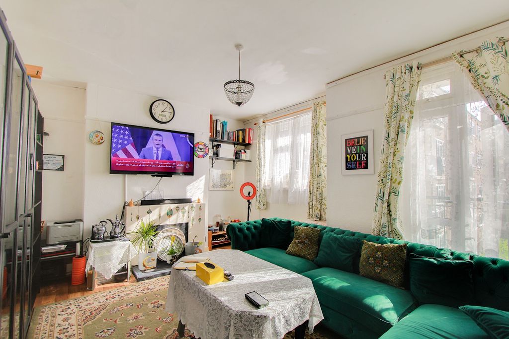 Property photo 2 of 9 Photo 2