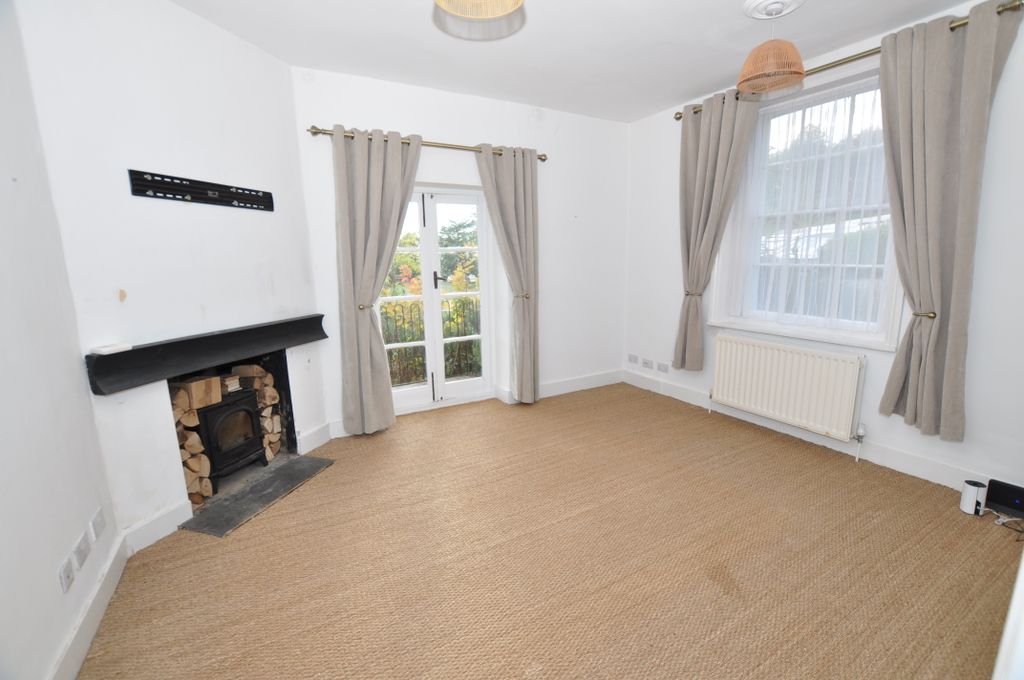Property photo 2 of 35