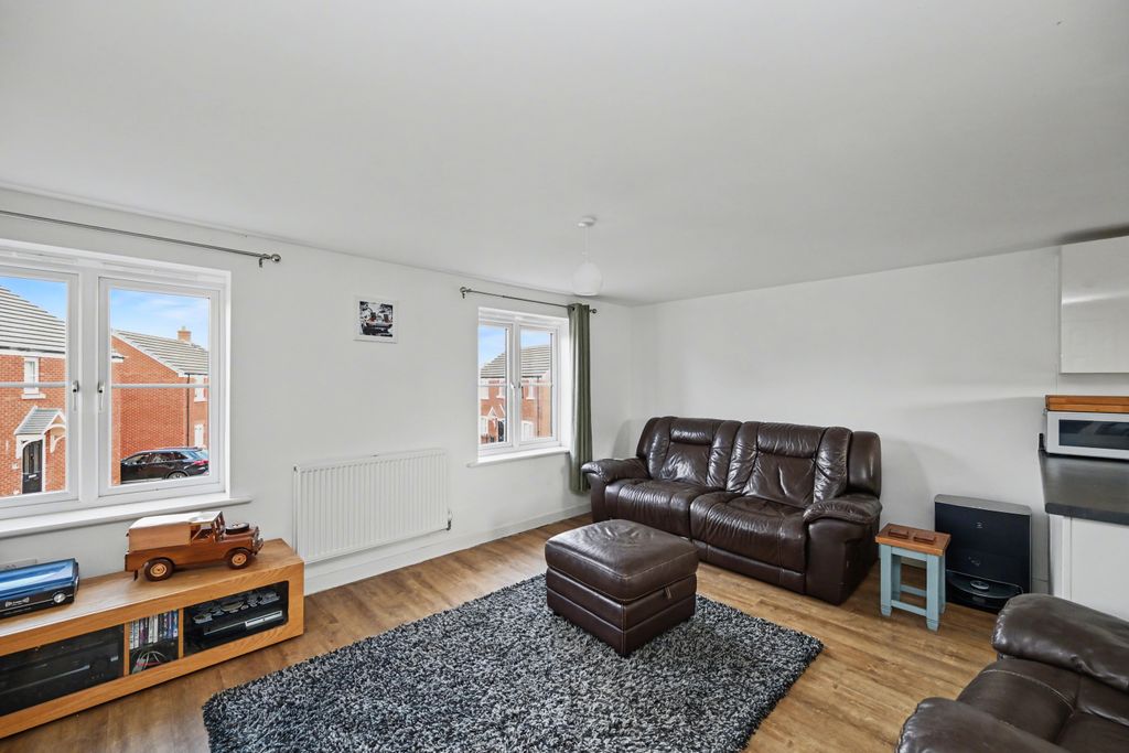 Property photo 3 of 20