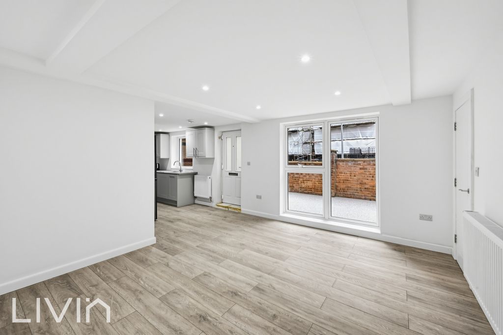 Property photo 1 of 10 2