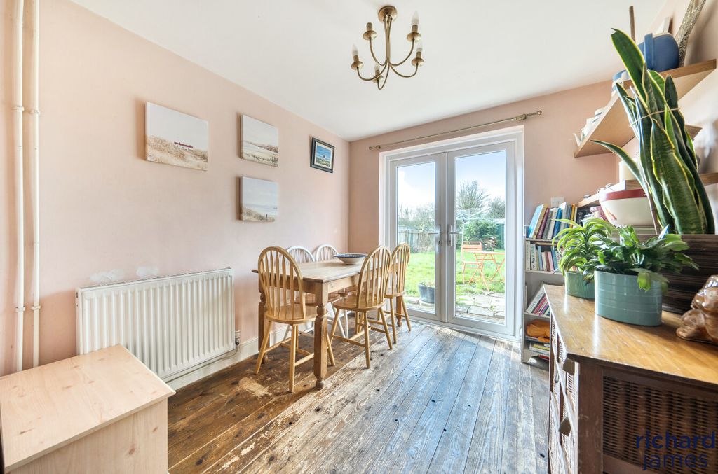 Property photo 3 of 12 0A8F1Bdf22444E98B6B915B02323De04
