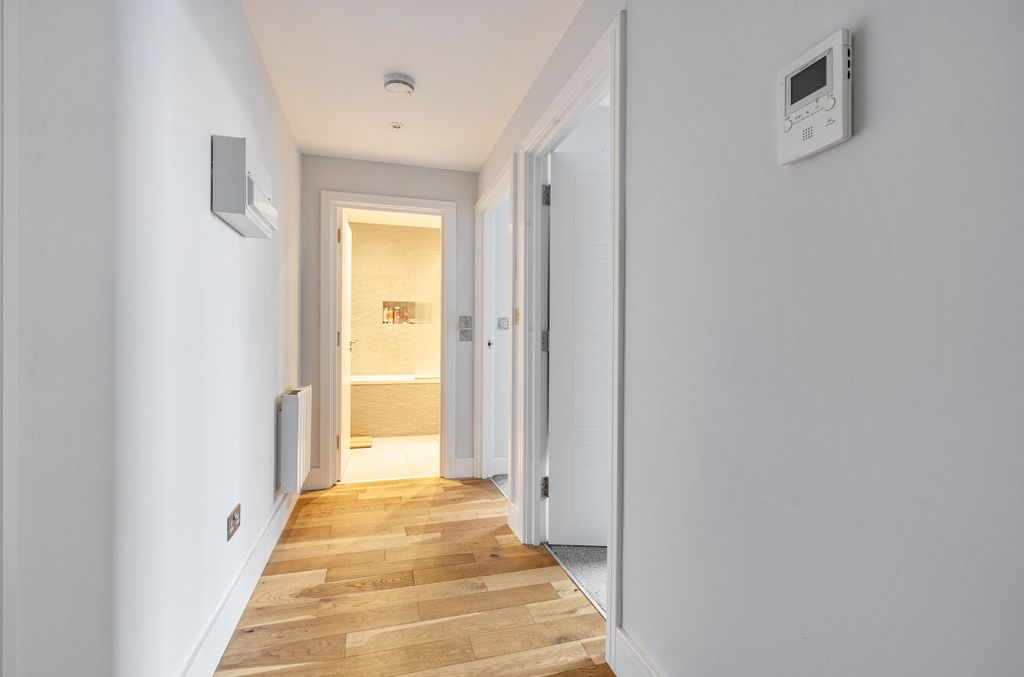 Property photo 2 of 20 1439779-28-69De64...