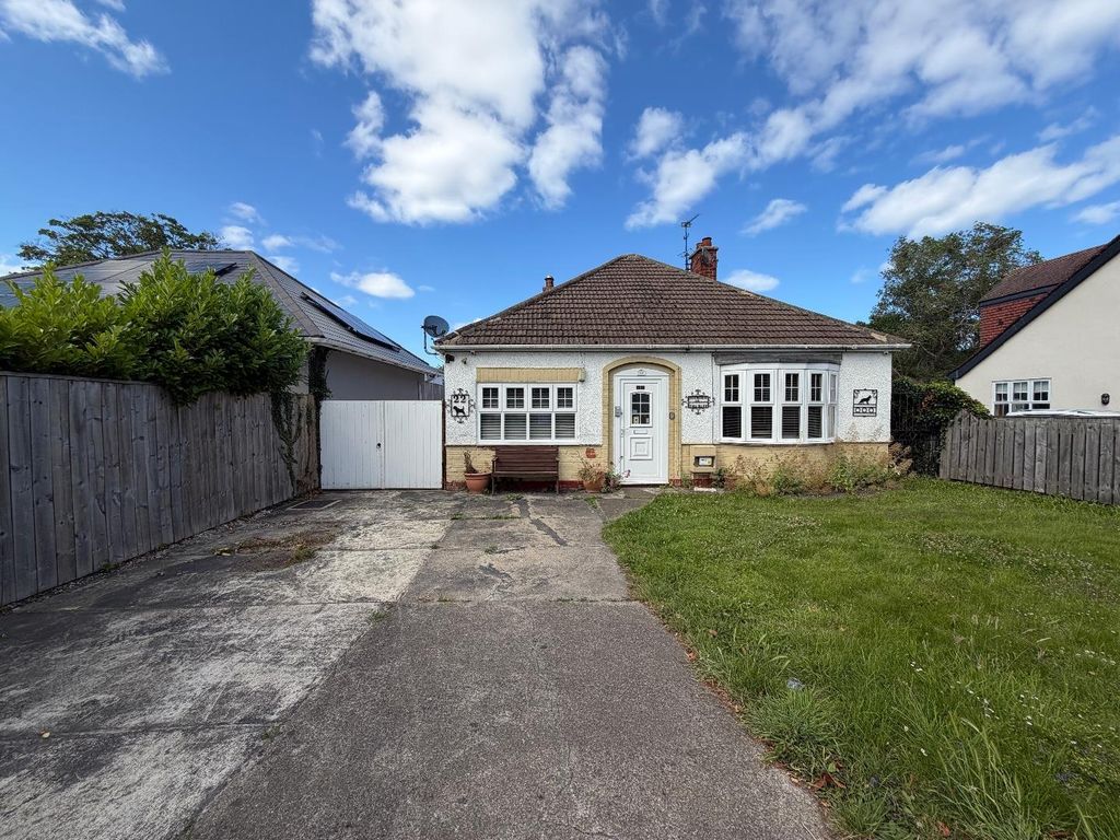 Property photo 1 of 10 Front