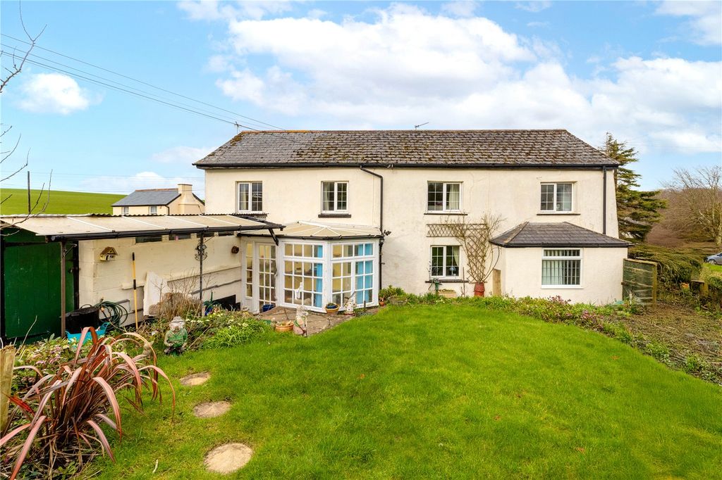 Property photo 2 of 35 Picture No. 12