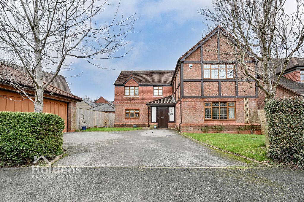 Property photo 1 of 32