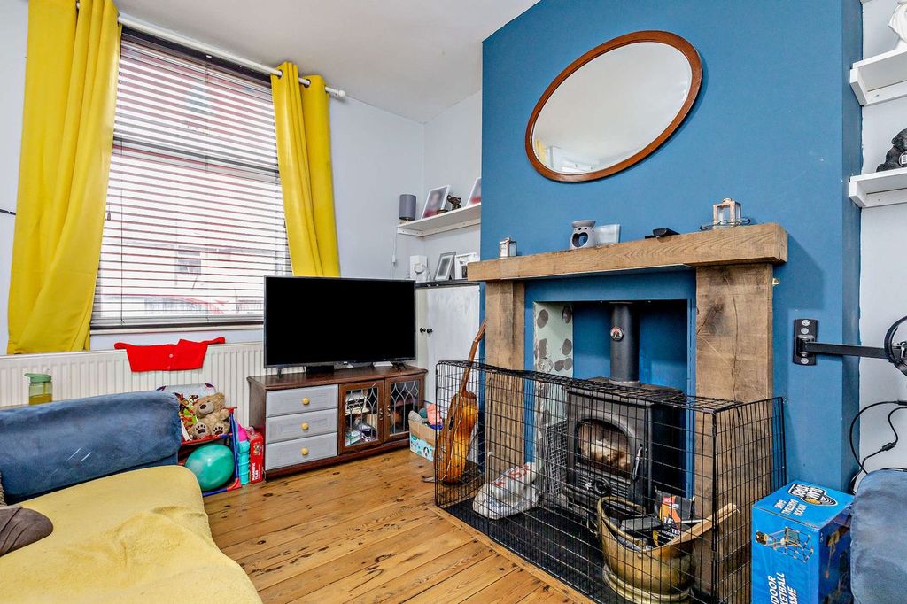 Property photo 3 of 22