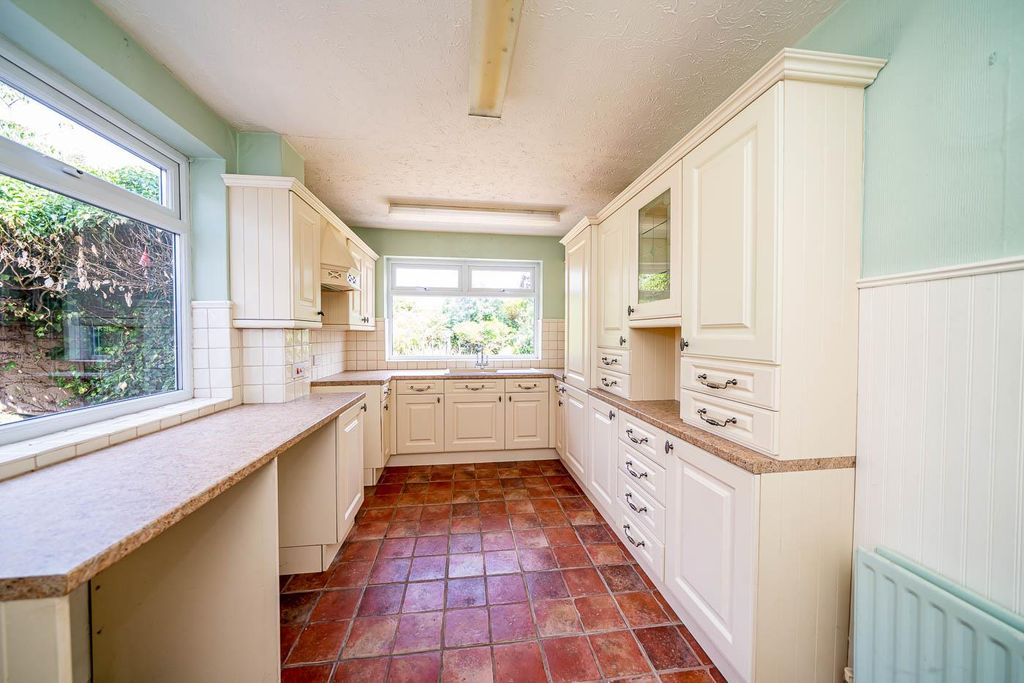 Property photo 3 of 28 Webbs Estate Agents-2.Jpg