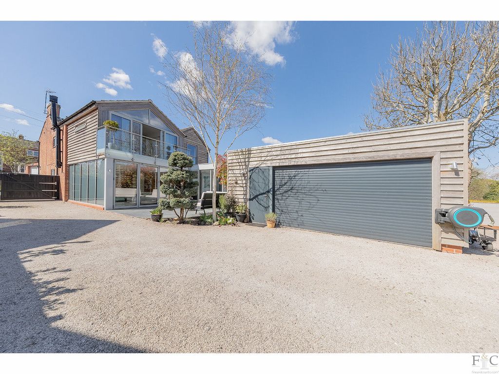 Property photo 1 of 44