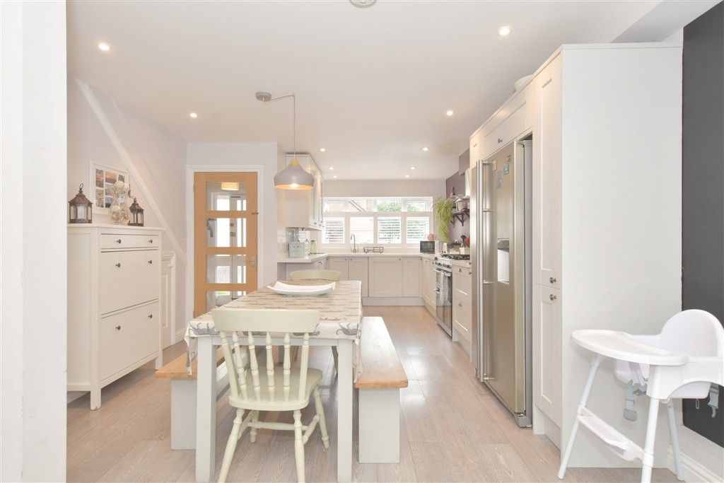 Property photo 3 of 12 Kitchen/ Dining Area