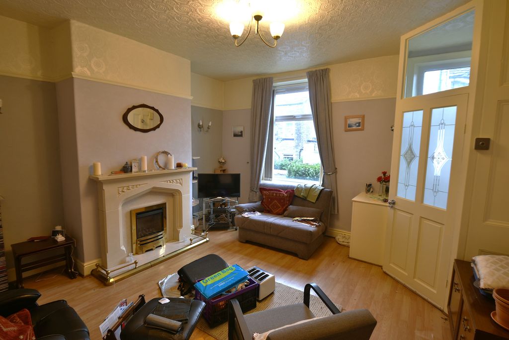 Property photo 2 of 7