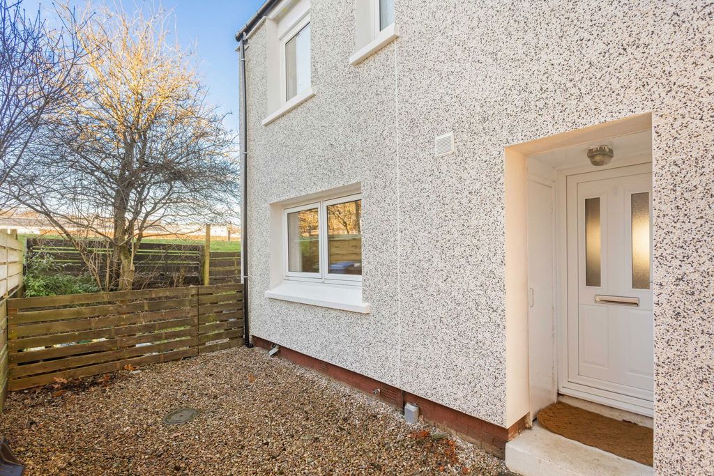 Property photo 1 of 32