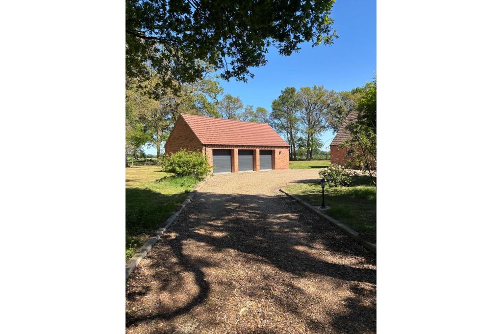 Property photo 3 of 37