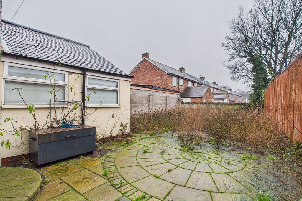 Property photo 2 of 23