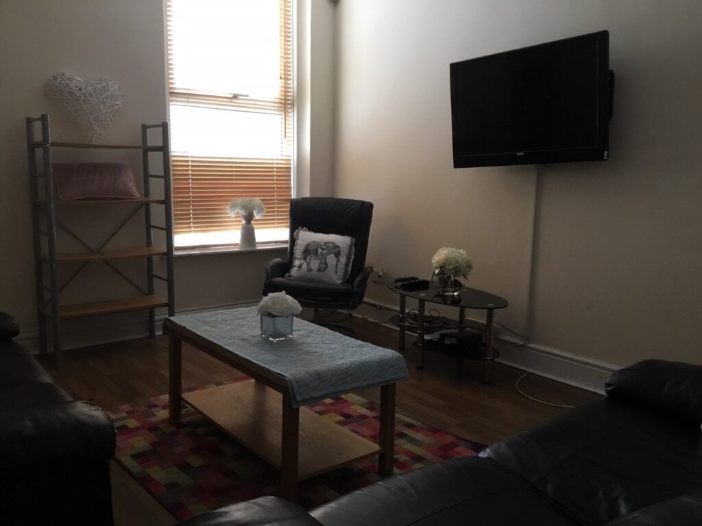 Property photo 1 of 8
