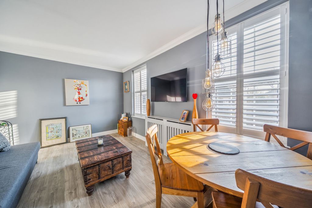 Property photo 2 of 15 Reception