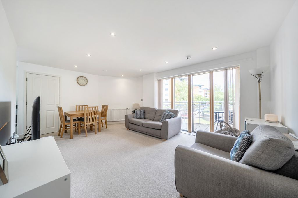 Property photo 2 of 20 1464481-20-6A1ee5...