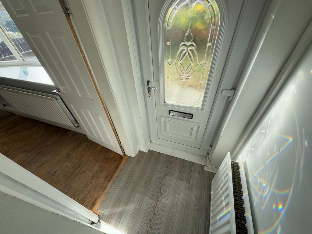 Property photo 3 of 17 Entrance