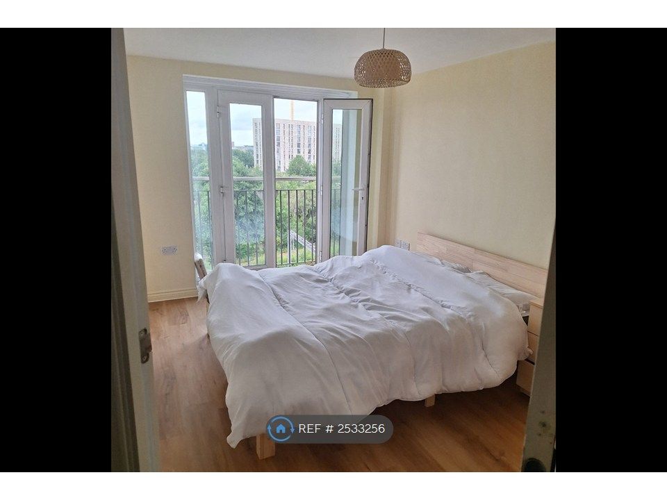 Property photo 1 of 6 King Size Bed - Room 1