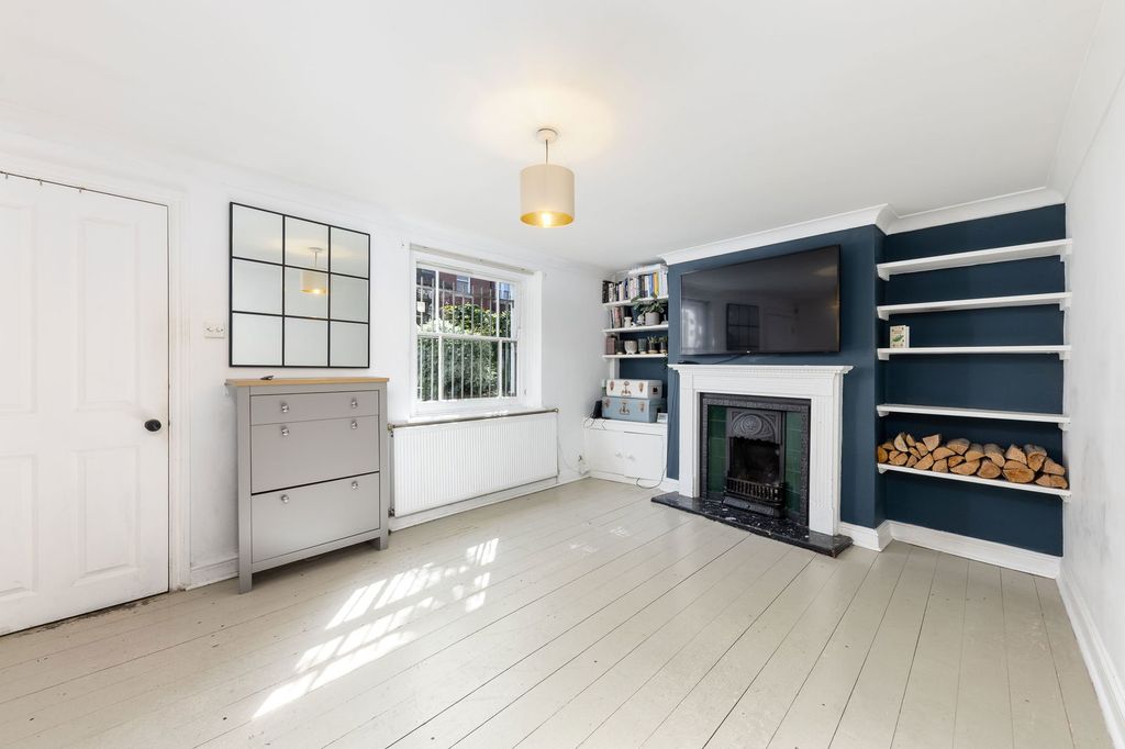 Property photo 1 of 9