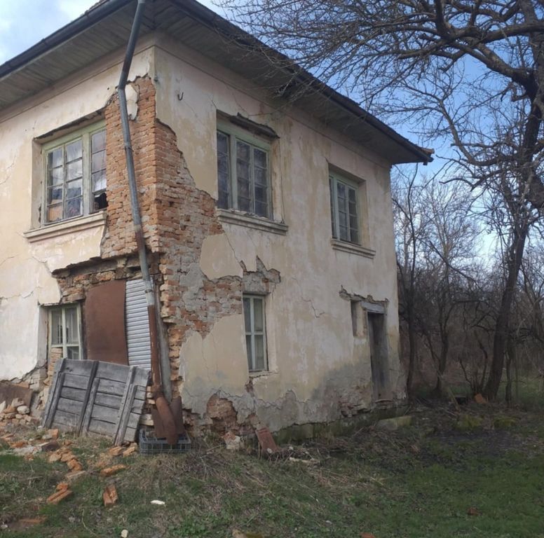 Property photo 1 of 3