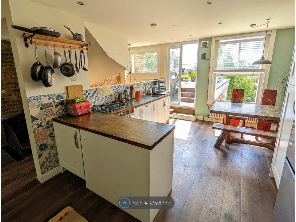 Property photo 1 of 19 Kitchen
