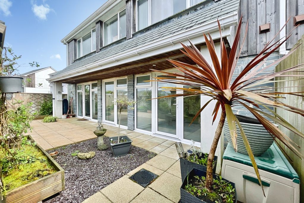 Property photo 1 of 21 Pbox-Img.Jpg