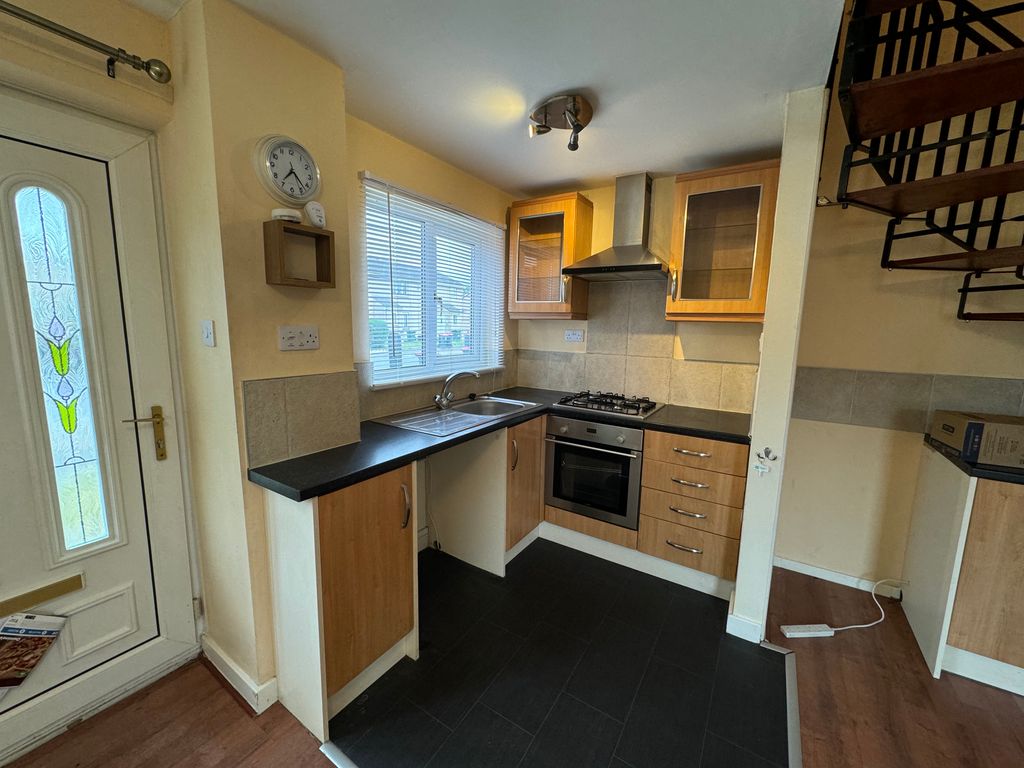 Property photo 3 of 6 Kitchen