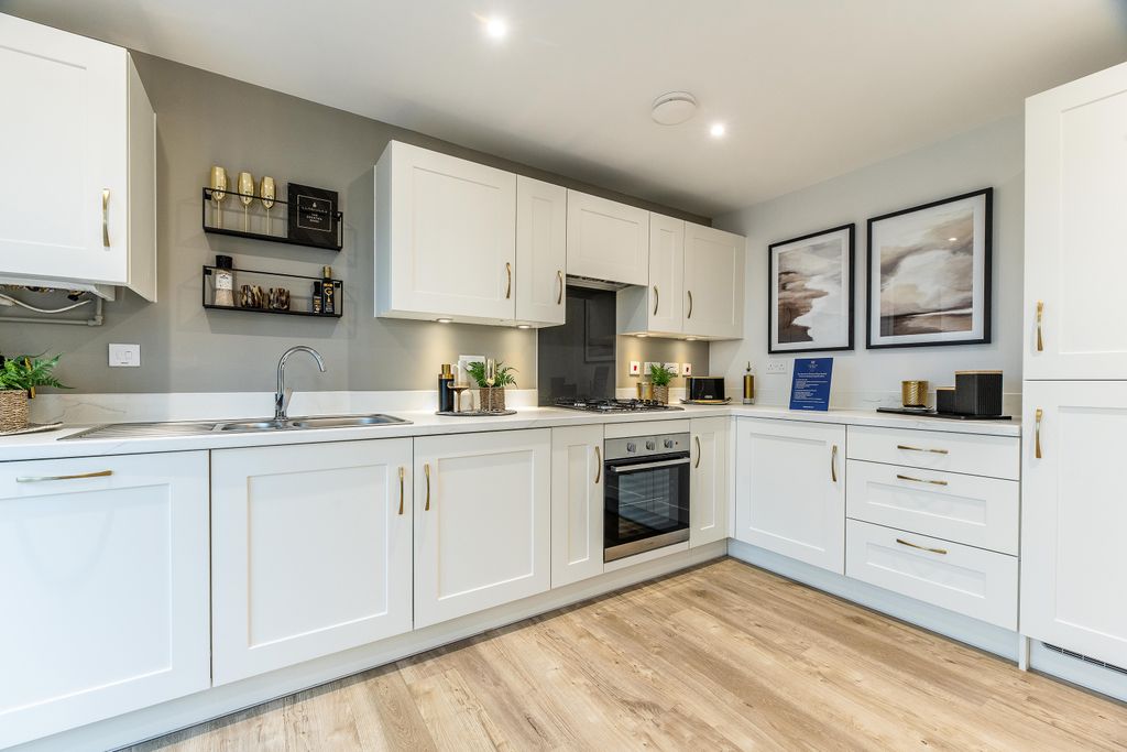 Property photo 2 of 34 1 Chateau Mews 007