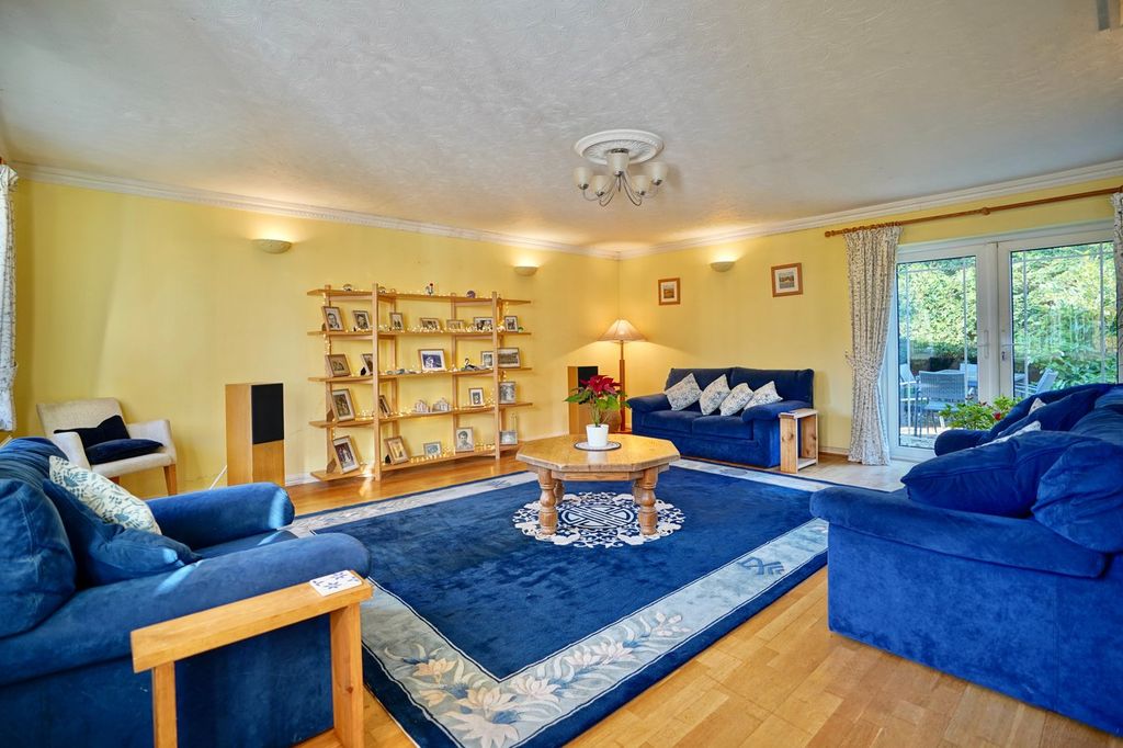 Property photo 3 of 25