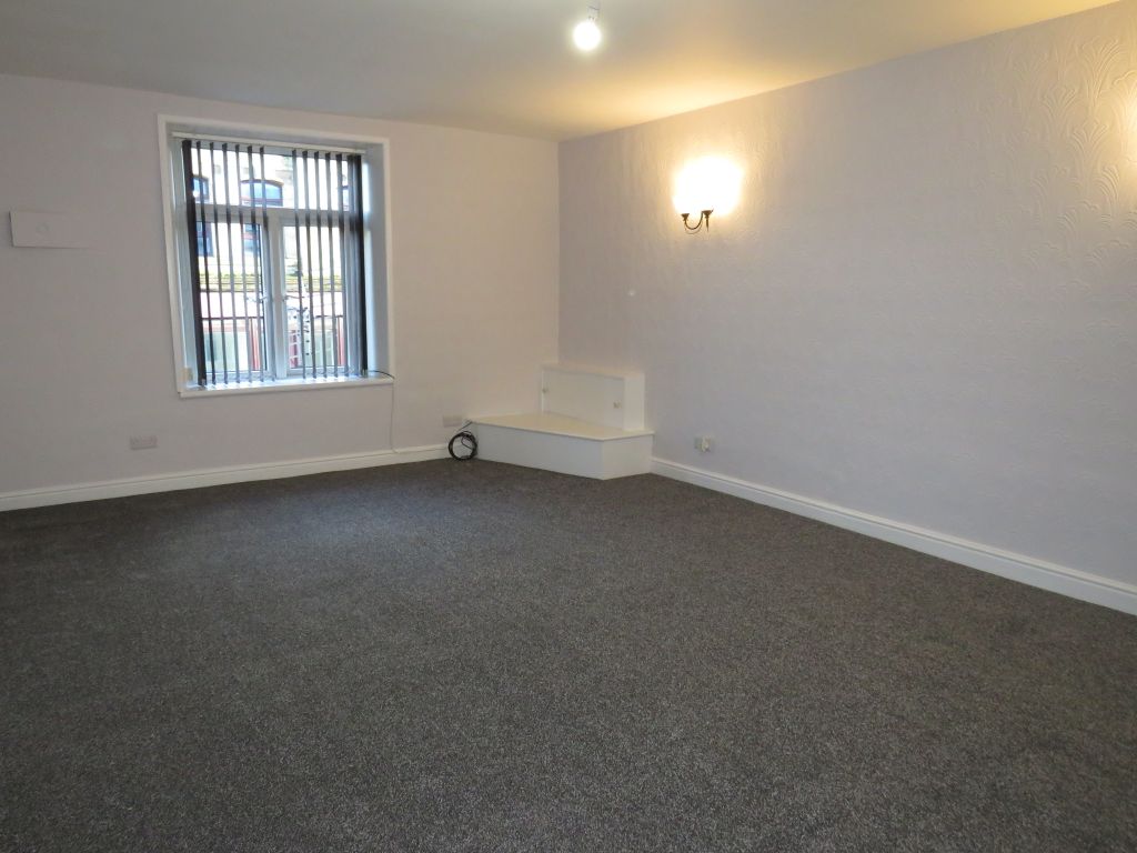 Property photo 2 of 8 Image