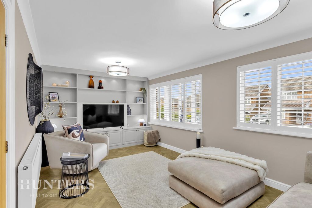 Property photo 2 of 39 Living Room