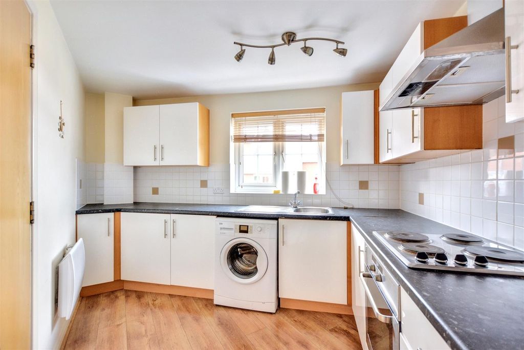 Property photo 3 of 15 Kitchen