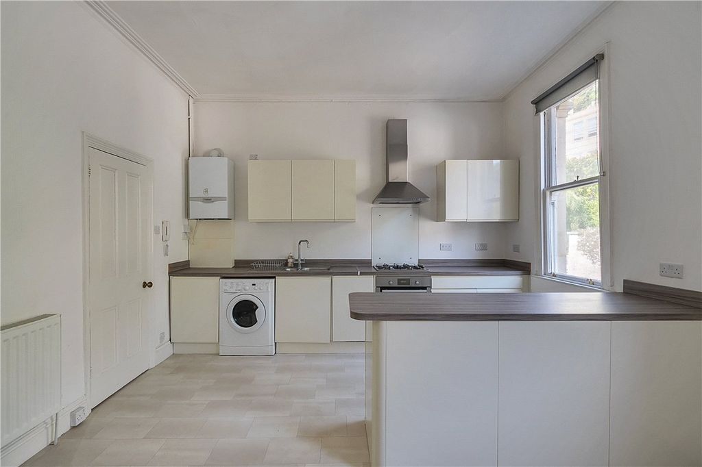 Property photo 2 of 13 Picture No. 27