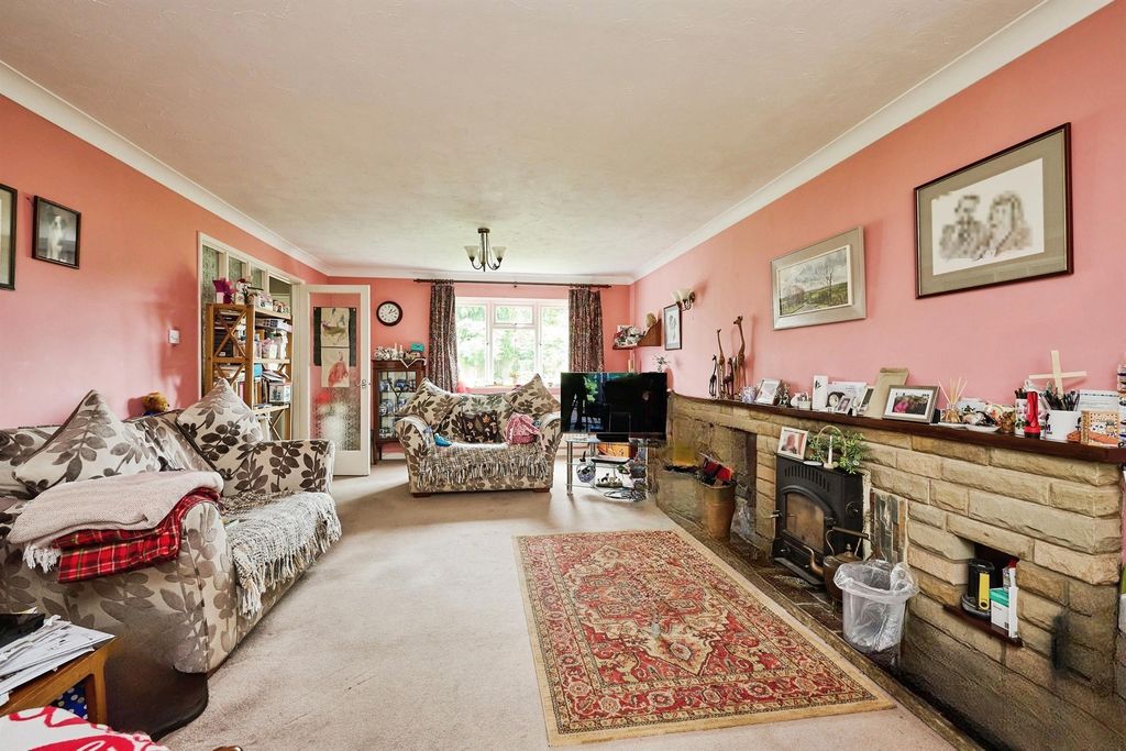 Property photo 2 of 20