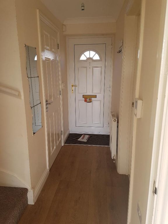 Property photo 2 of 4 Entrance Hall